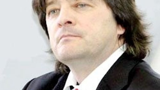 Шефът на &quot;Air Via&quot; отрече да е закупувал Ботев (Пд)