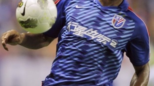 Дрогба с гол при класически успех на Шенхуа