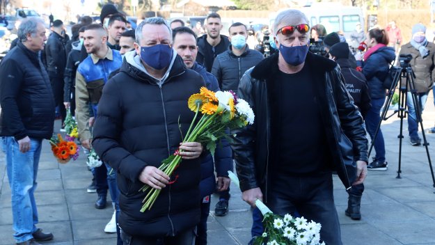 Левски се задръсти