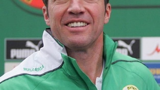 Половин стадион се изреди за автографи пред Матеус