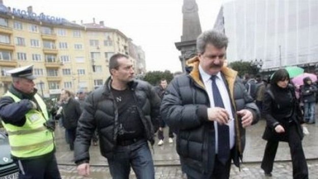 &quot;Сините&quot; поднесоха венци на паметника на Васил Левски