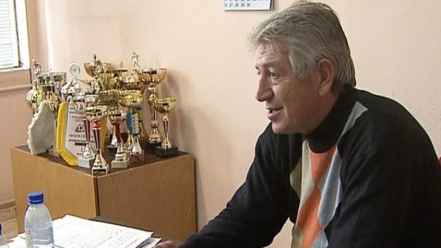 ЦСКА пак даде школата на Джони Велинов