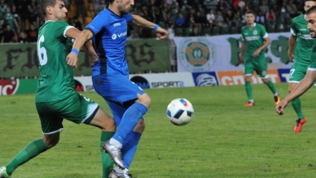 Левски тренира без Аниете