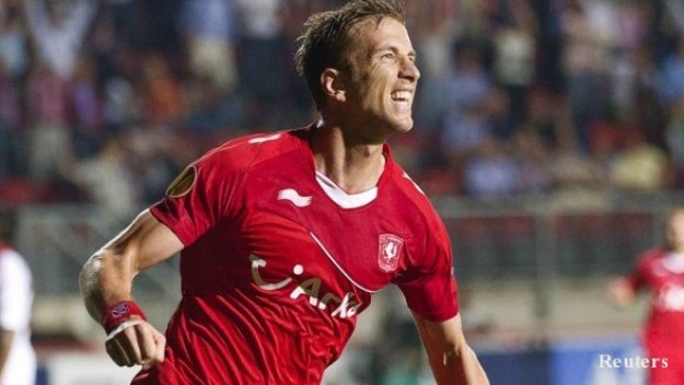 Твенте и Михайлов с жестока издънка в Холандия