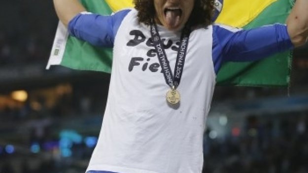 Без наказание за Давид Луис