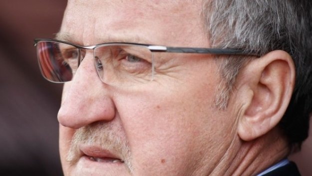 Делнери се размина с уволнение, остава на "Олимпико" до края на сезона