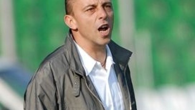 Берое чака пълен стадион срещу Локо (Сф)