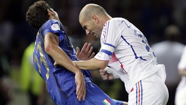 Матераци подкрепи Зидан