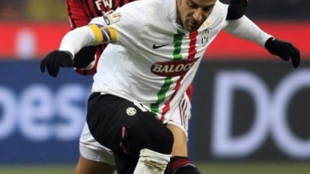 Юве ще играе 6 мача за 26 дни