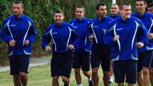 &quot;Акулите&quot; ще хапнат по 1000 лв., ако думнат Левски