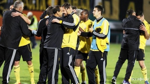 Шефовете на Ботев запушиха устите на футболистите