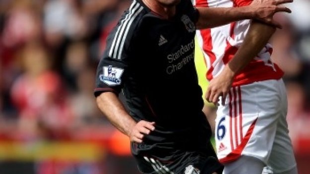 Стоук шокира неприятно Ливърпул насред &quot;Британия Стейдиъм&quot;