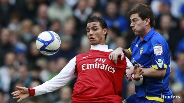 Фенербахче иска да отърве Арсенал от Маруан Шамак