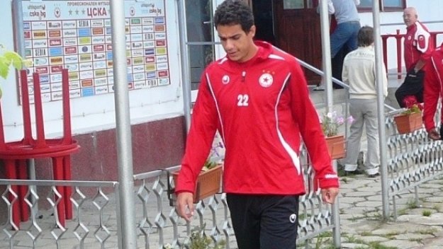 ЦСКА предлага нов договор на Мишел Платини