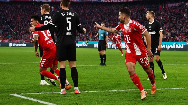 След 3 греди в Мюнхен: Байерн би слабак в добавеното време