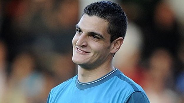 Вратар на Арсенал мечтае да премине в Милан