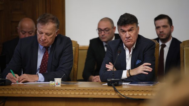 Боби Михайлов обявява бъдещето си в понеделник