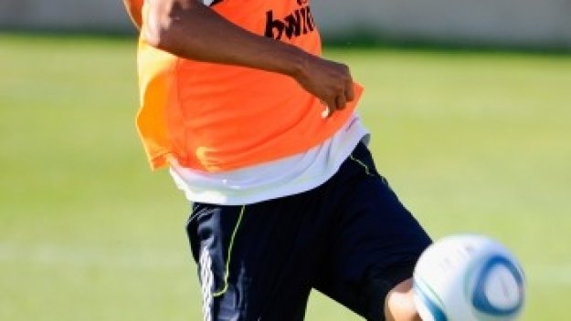 Галатасарай пожела Езикел Гарай