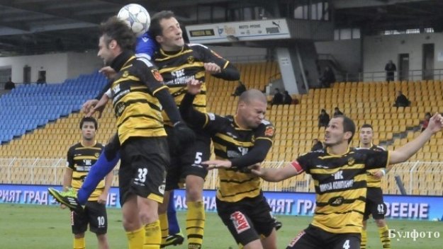 Защитник не иска повече да е пернишки чук