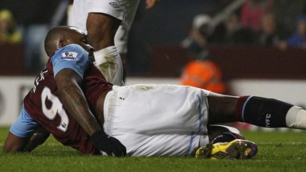 Успешна операция за Дарън Бент, аут е &quot;само&quot; 12 седмици