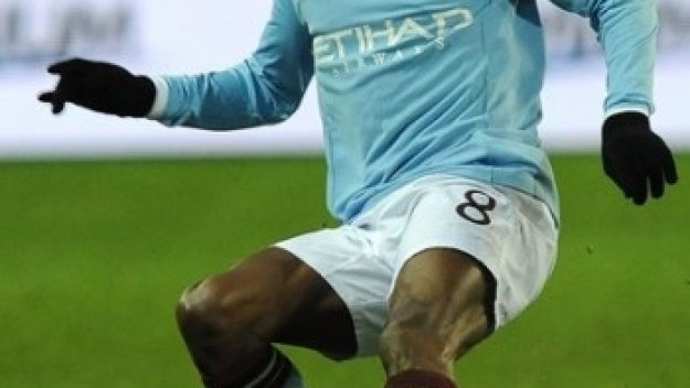 Уест Хем напира за Шон-Райт Филипс