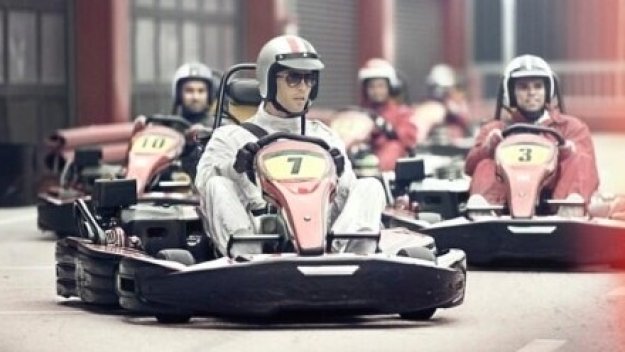 Роналдо се качи на картинг