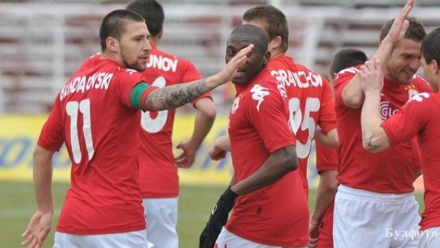 ЦСКА ще играе с Локо Пловдив във Велико Търново