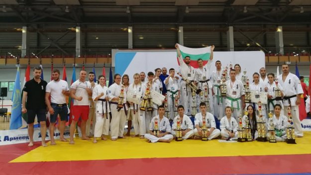 32 медала за българските бойци от Световната младежка купа на KWU