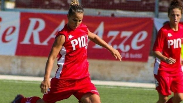 Симона Петкова ще играе в женския отбор на Йънг Бойс