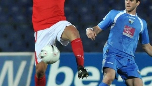 Карлсруе предлага 100 хил. евро за Акуаро