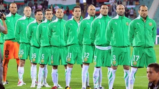 Матеус вика 28 футболисти за Минск, Макриев аут