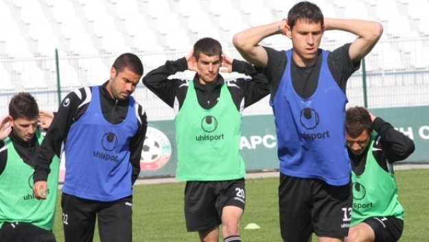 Локо Пловдив тренира на &quot;Кошарата&quot;