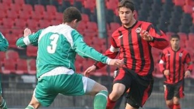 Локо (Сф) чака двама като Дембеле