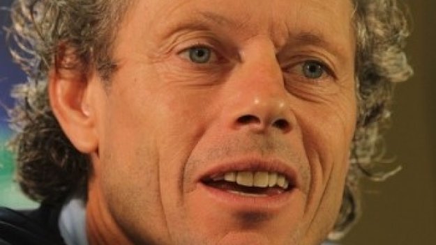 Треньорът на Твенте похвали Ники Михайлов