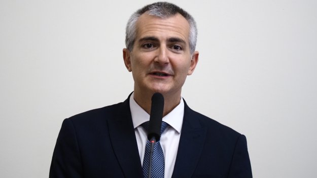 Министър Илиев: БФС да намери решение, стадионите не могат да бъдат затваряни