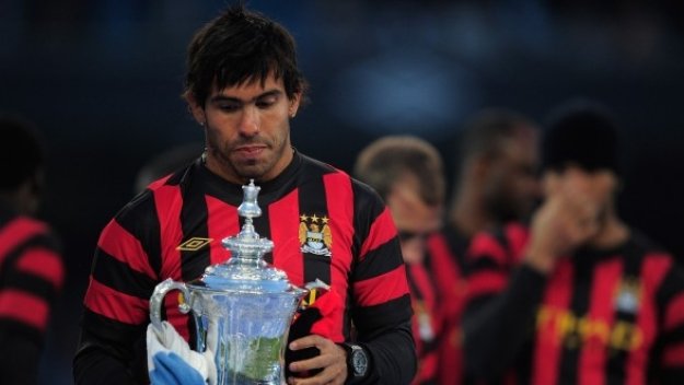 Коринтианс се надява да привлече Тевес до края на деня