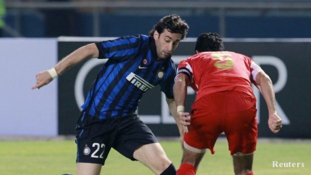 Диего Милито остава в Интер