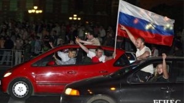 500 000 празнуват триумфа в Москва