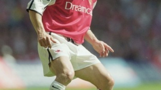 Лий Диксън: Ще бъде правилно Арсенал да продаде Насри и Фабрегас