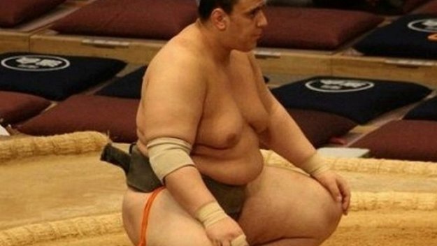 Аоияма завърши с победа