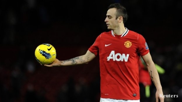 Фъргюсън: Няма проблеми, ако Бербатов остане