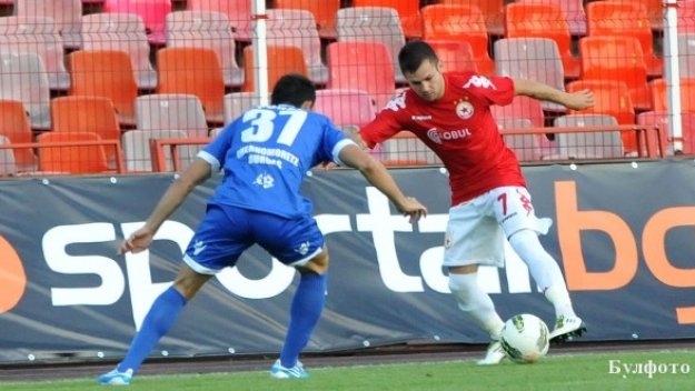 До часове Спас Делев подписва с турски анонимник