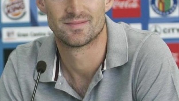 Играч на Хетафе преспа в болница