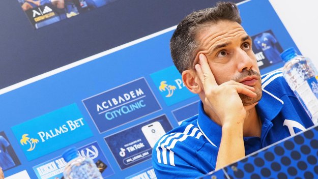 "Първото като второто" е целта пред Веласкес и Левски