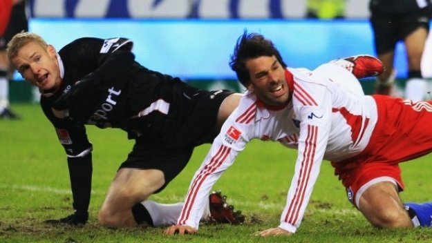 Замер отряза Хамбургер, ван Нистелрой в игра