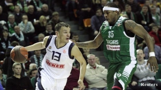 Ясикевичус се връща в Барса