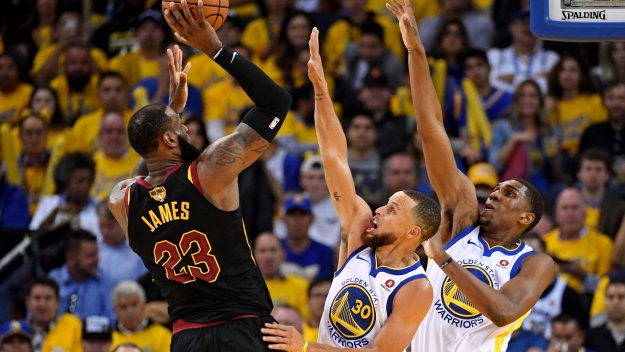 Кливланд изпусна Голдън Стейт, ЛеБрон избухна с 51