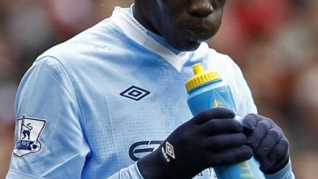 Балотели иска да остане в Манчестър Сити