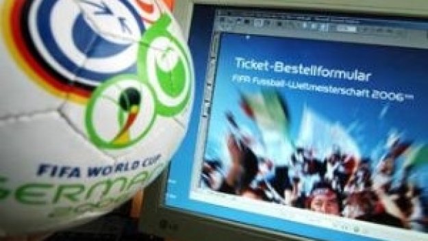 Шефове се застраховат срещу &quot;болни&quot; служители по време на Световното