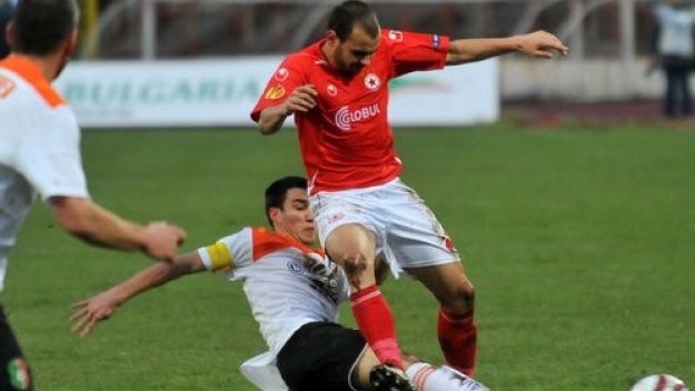 Китайци пожелаха защитник на ЦСКА